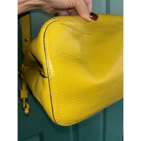 Kate Spade Marti large bucket bag in yellow pebbled leather - Picture 12 of 16